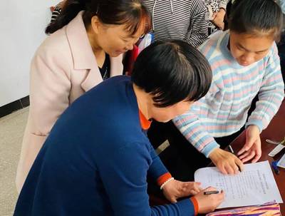 聯通家校，共架金橋——輝縣市常村鎮中心學校第七屆家委會成立暨家庭教育咨詢服務啟動