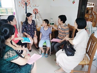 青秀區教育局領導深入長堽小學開展“三進三訪”一線大走訪活動 搭建家校溝通橋梁 助力學生健康成長